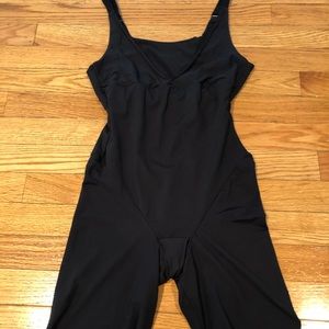 Shapewear. 1 Pc Black body suit thigh length L
